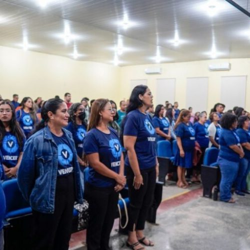 Mais 67 concluintes de cursos do programa Vencer recebem kit profissional, em Porto Velho