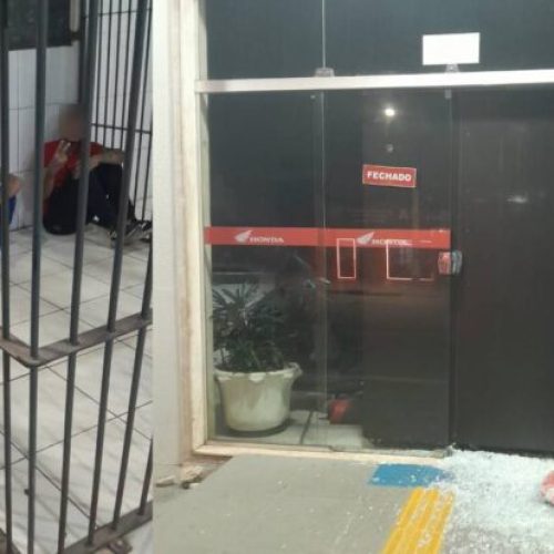 Tentativa de furto em concessionária termina com menores detidos na capital