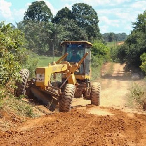 Infraestrutura: Prefeitura recupera estradas em Cujubinzinho e Terra Santa