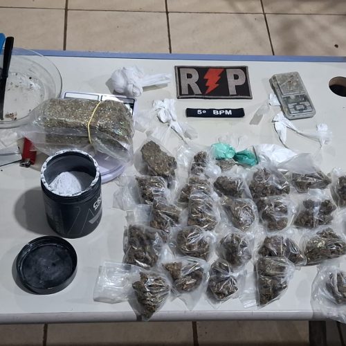 PM encontra drogas, balanças e material para comercialização em Porto Velho