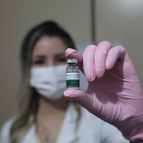 Vacina tetravalente contra a dengue é aplicada em profissionais da saúde de Rondônia