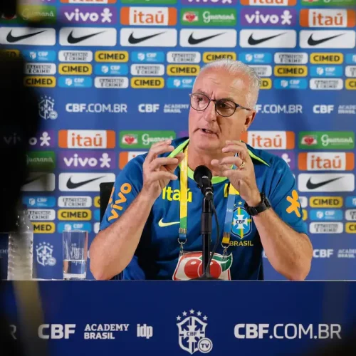 Dorival Júnior quer a seleção atuando bem independente do adversário